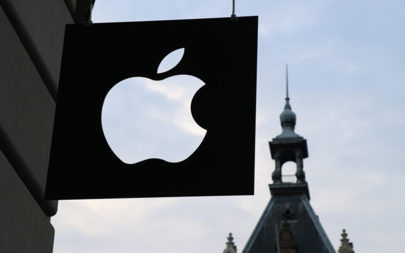 Logotipo de una tienda de Apple, un claro caso de éxito